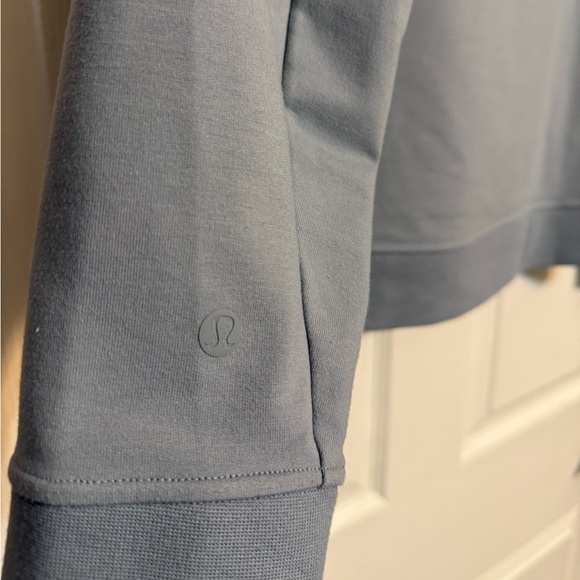 Lululemon Athletica Men's Slate Blue Sweatshirt - Picture 5 of 5